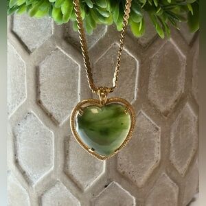 Vintage 14k gold Heart Shaped Jade Pendant on 20 inch Serpentine Chain ✨